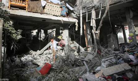 استشهاد  8 وإصابة العشرات بقصف إسرائيلي على النصيرات