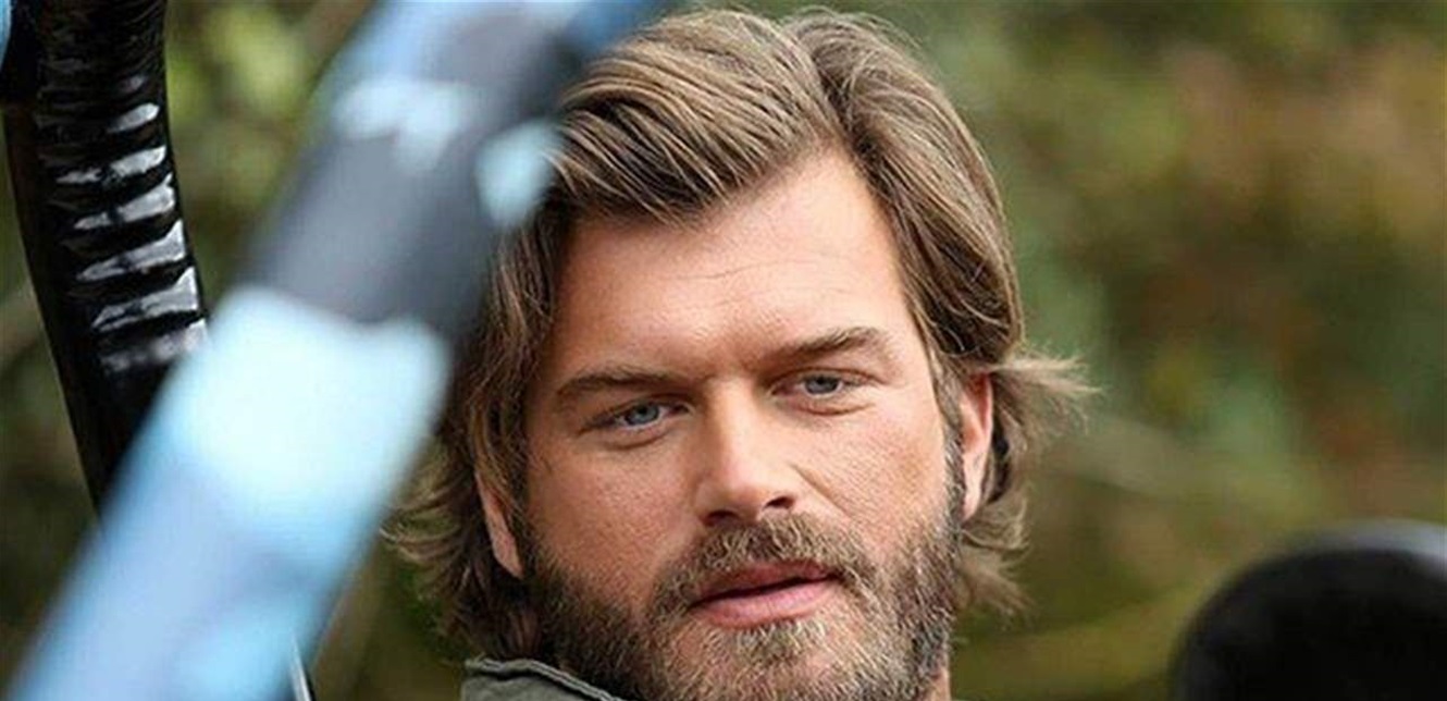 Kivanc Tatlitug and Sarinay Sarikaya Win Best Advertising Faces of the Year