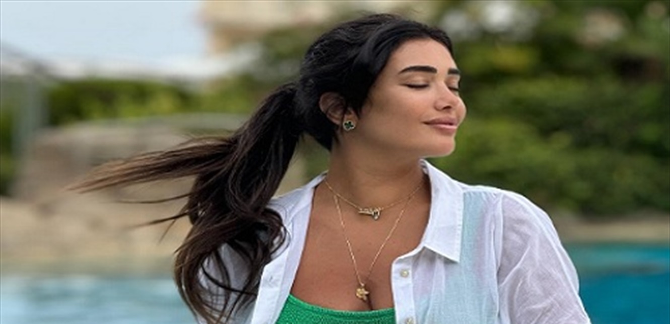 In front of the swimming pool … Jessica Azar shows off her pregnancy in the Principality of Monaco (photos)