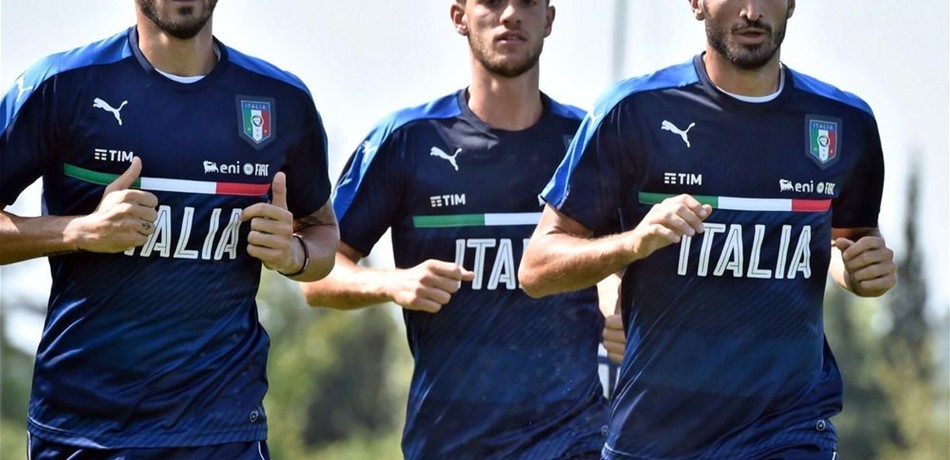 صورة: منتخب ايطاليا يغير شعاره في مونديال روسيا
