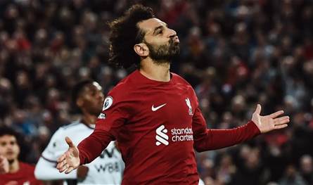 محمد صلاح يُحرج زميله في ليفربول… ماذا فعل له؟ (فيديو)