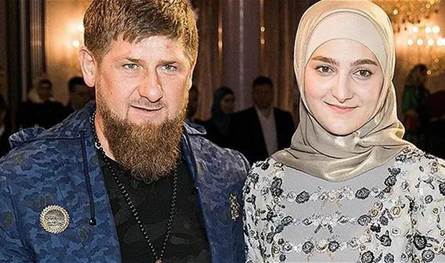 بالليزر.. ابنة رئيس جمهورية الشيشان توجه رسالة إلى العالم