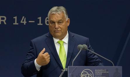 رئيس الوزراء الهنغاري يحذّر: أوروبا تلعب بالنار